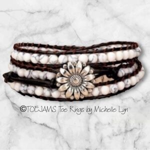 FRIENDSHIP BRACELET Daisy Button Leather and Quartz Adjustable Wrap Hand…